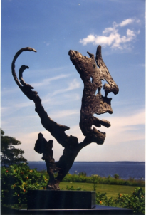 Free-standing Profile with Ear 